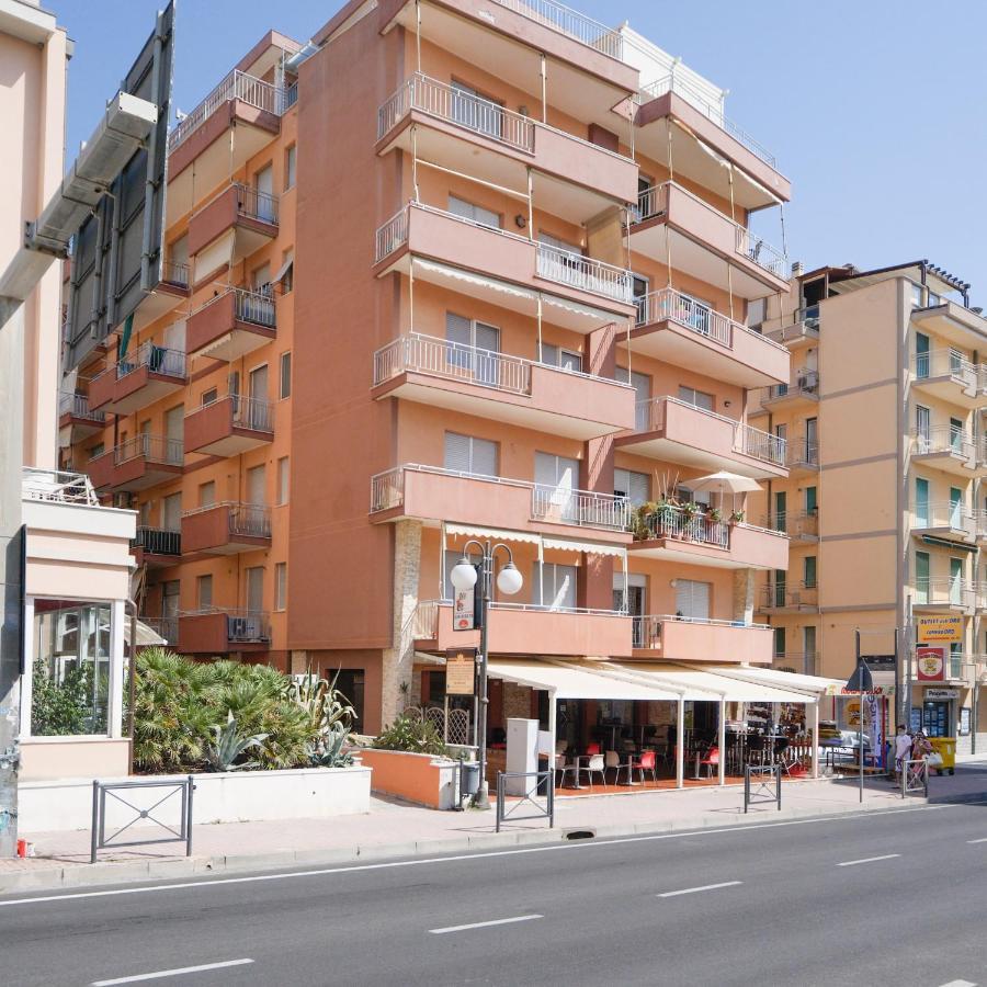 Babyaccommodation Family Panoramic II Pietra Ligure Ngoại thất bức ảnh