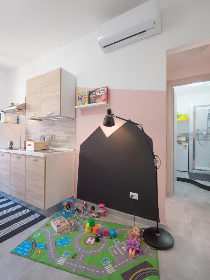 Babyaccommodation Family Panoramic II Pietra Ligure Ngoại thất bức ảnh